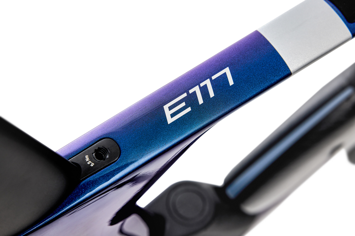 E117 Force AXS