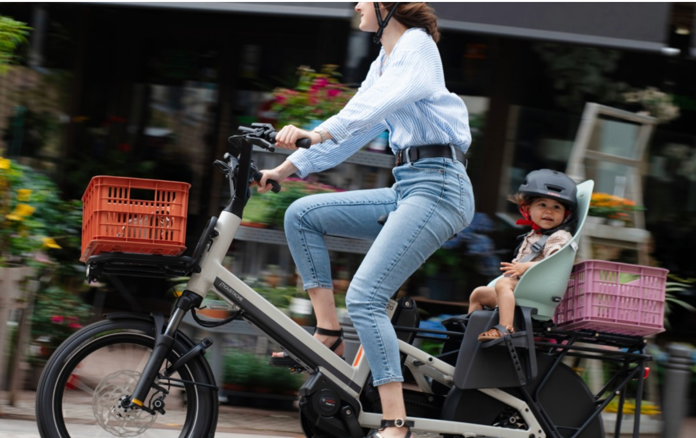 Moustache  Lundi 20 Cargo 3