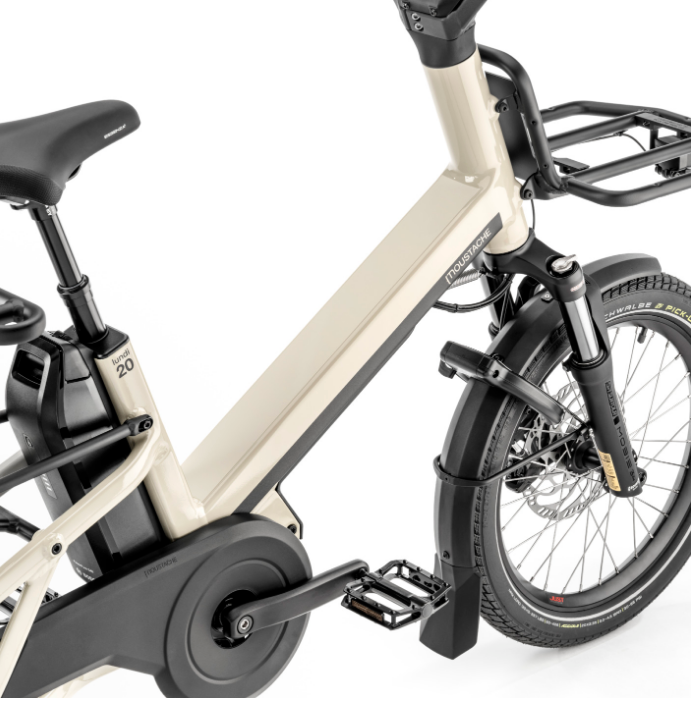 Moustache  Lundi 20 Cargo 3