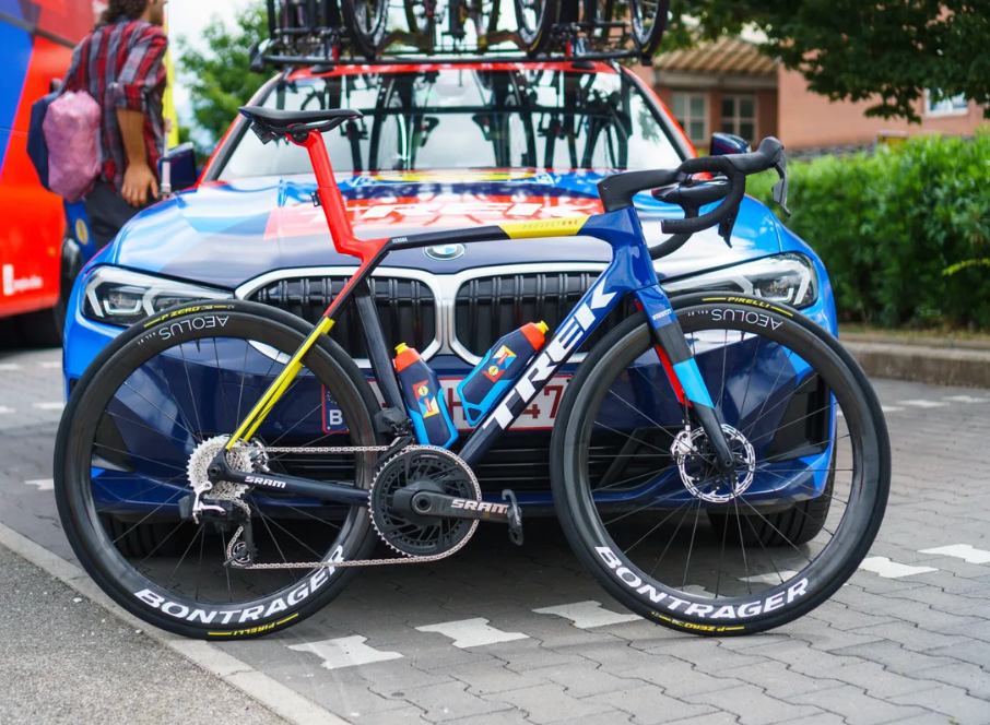 Madone SLR 9 AXS Gen 8 - The First 50 Icon